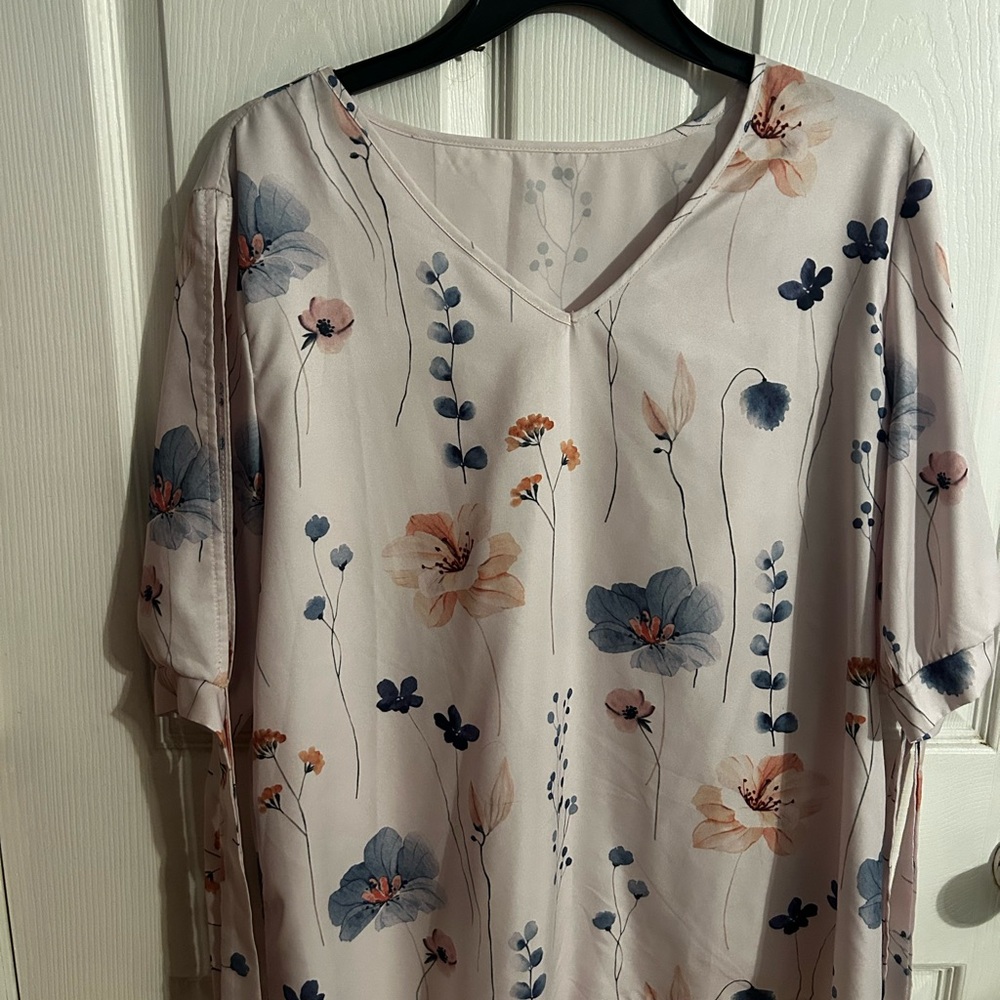Floral V-Neck Blouse